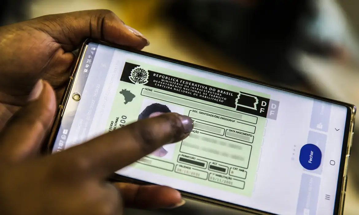 COMEÇA RENOVAÇÃO AUTOMÁTICA DA CARTEIRA NACIONAL DE HABILITAÇÃO