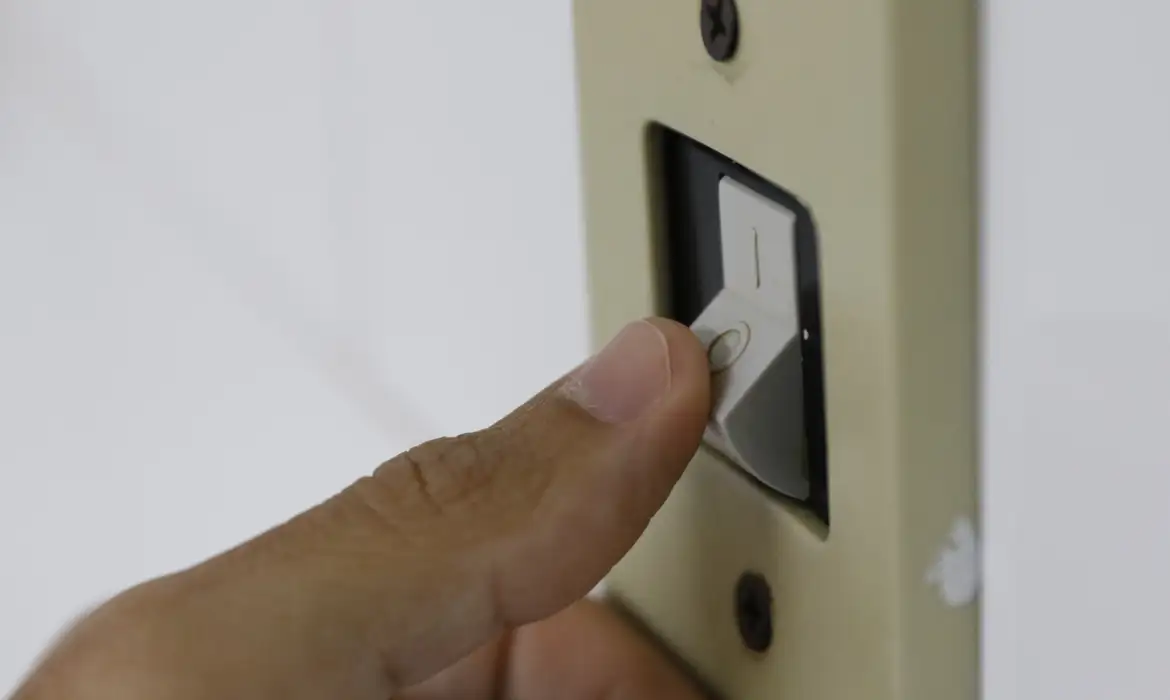NOVAS REGRAS PARA TER DIREIRO À TARIFA SOCIAL NA CONTA DE ENERGIA