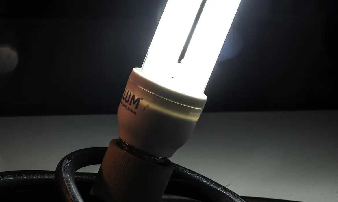 ANEEL ANUNCIA BANDEIRA VERDE E REDUÇÃO NA CONTA DE LUZ EM JANEIRO DE 2026