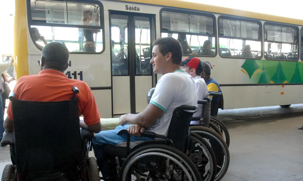 QUEM USA CADEIRA DE RODAS MOTORIZADA PODERÁ SER DISPENSADO DE PERÍCIA PERIÓDICA
