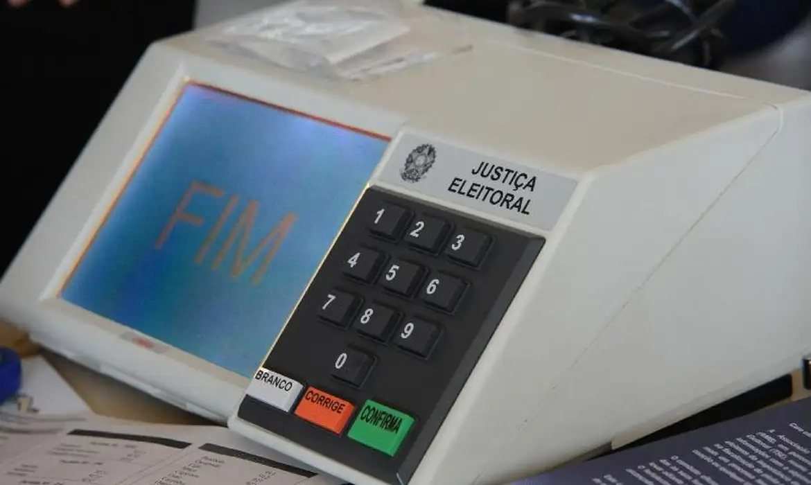 POLÍTICOS ELEITOS SÓ SERÃO DIPLOMADOS SE PASSAREM POR EXAME TOXICOLÓGICO