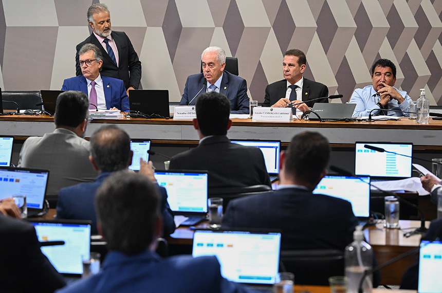 BRASIL PODERÁ TER PLEBISCITO SOBRE LIBERAÇÃO DO ABORTO; MAIORIDADE PENAL PODERÁ SER REDUZIDA PARA 16 ANOS
