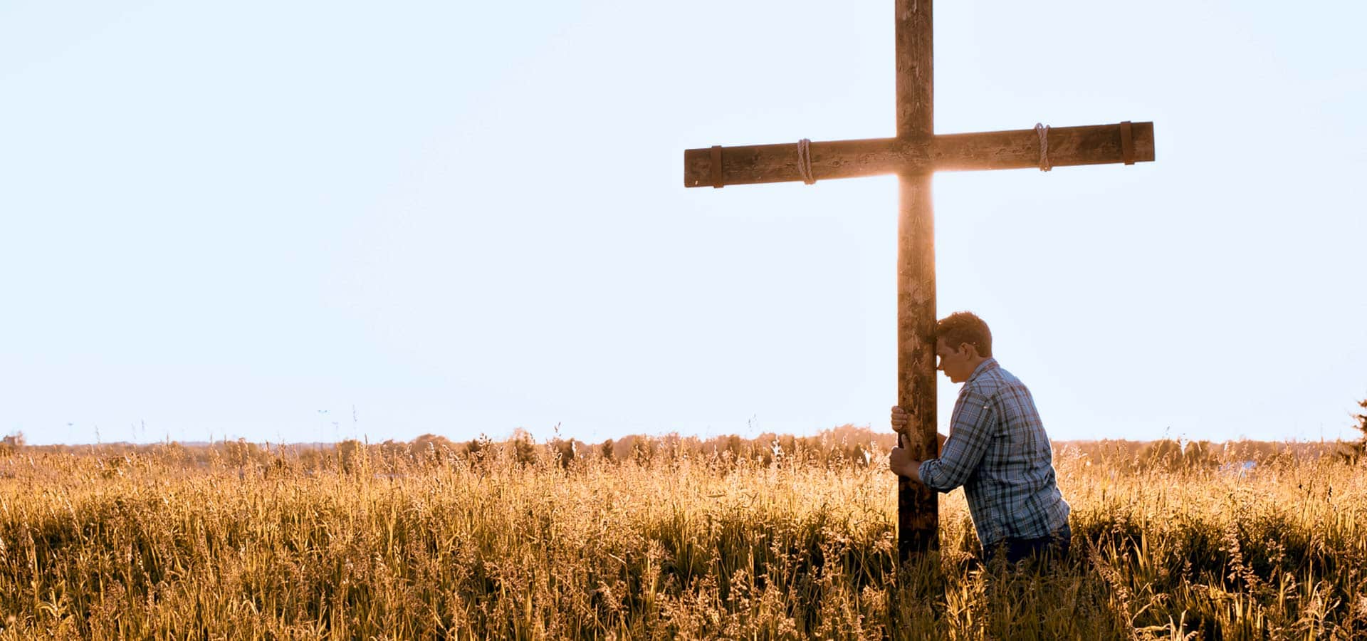 SERVIR AO SENHOR SIGNIFICA SEGUIR PELO CAMINHO MAIS HUMILDE, NÃO ESPERAR NENHUM RECONHECIMENTO, NENHUMA RECOMPENSA, NENHUM AGRADECIMENTO