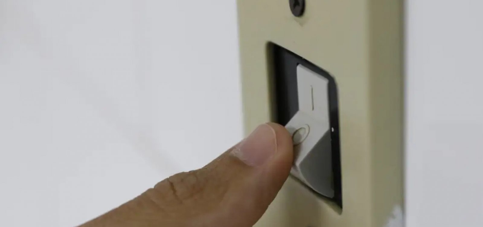 CONTA DE LUZ PODE FICAR MAIS CARA NOS PRÓXIMOS MESES COM RISCO DE BANDEIRA VERMELHA
