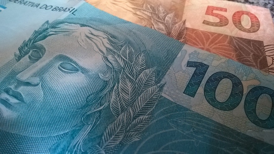 ANUIDADE DA OAB E DE OUTROS CONSELHOS PROFISSIONALIZANTES PODERÁ SER LIMITADA A ATÉ R$ 250